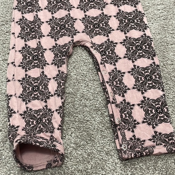 Kate Quinn Romper - Picture 4 of 7